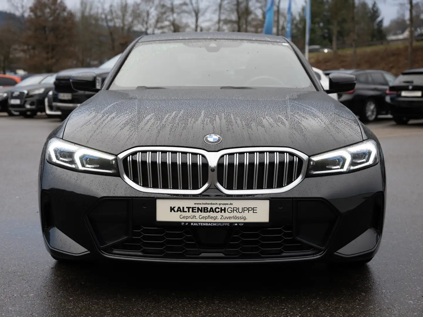 BMW 320 i M-Sport AHK 360° LED ACC NAVI KAMERA Schwarz - 2