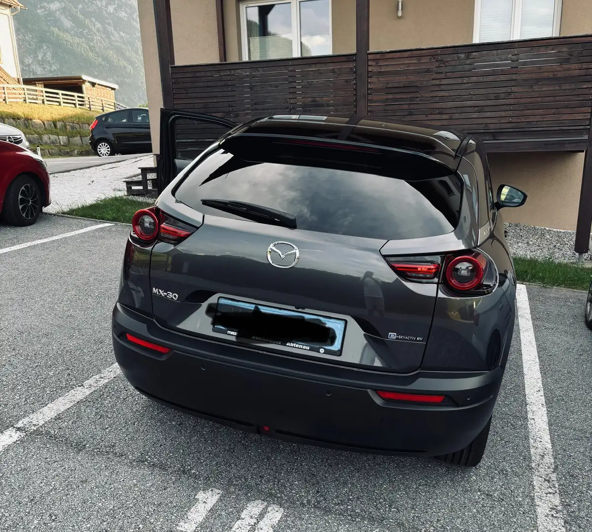 Mazda MX-30 e-SKYACTIV EV 35,5kWh MAKOTO URBAN EXPRESSION PRE- Grau - 2