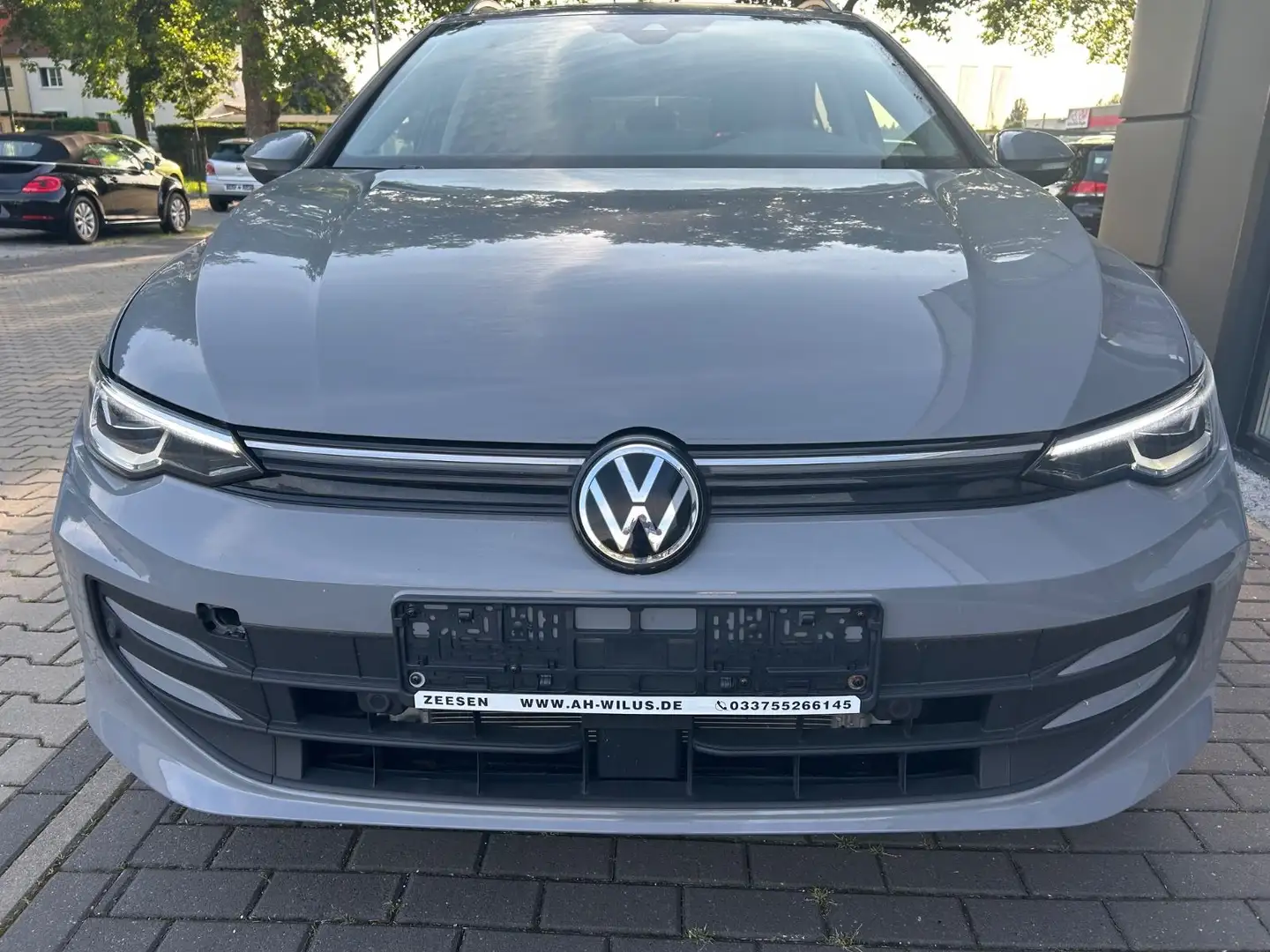 Volkswagen Golf Variant 1.5 TSI Life Grau - 2