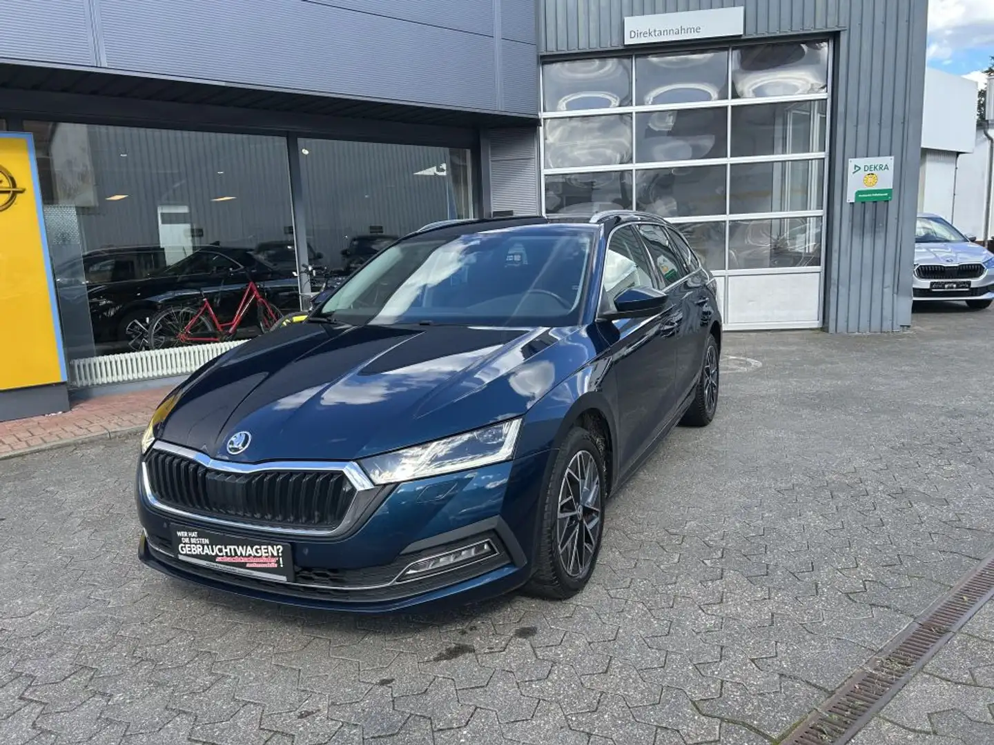 Skoda Octavia Combi 2.0 TDI First Edition+Canton+Kessy Bleu - 2