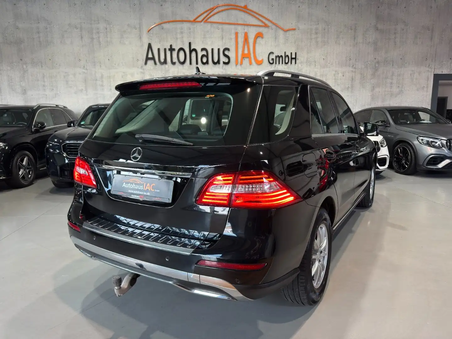Mercedes-Benz ML 350 /CDI/BlueTec/PANO/AHK/LED/LEDER/TEMP/BI-XE Schwarz - 2
