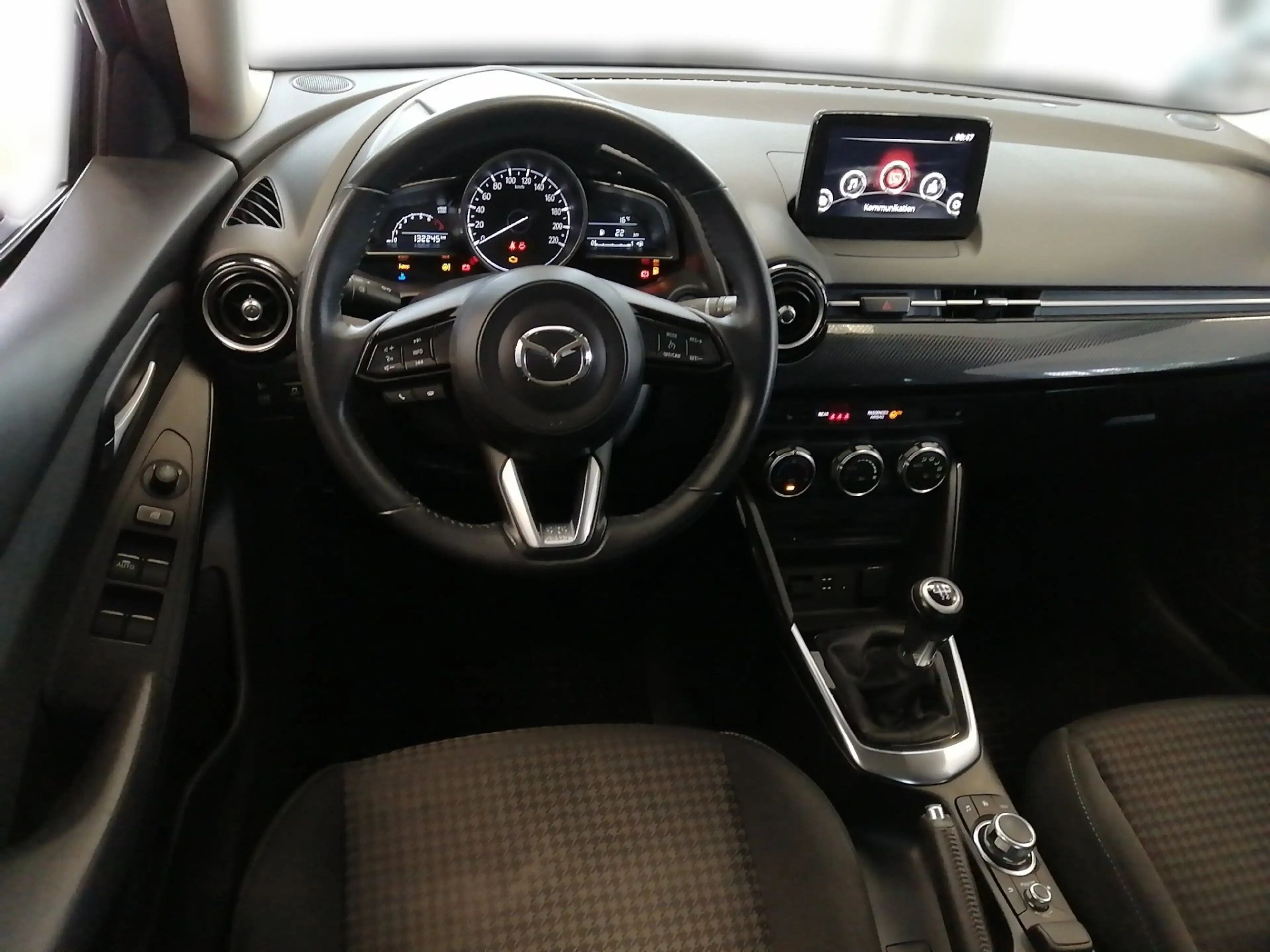 Mazda 2 1.5 G 90 Takumi BIG DEAL — photo 8