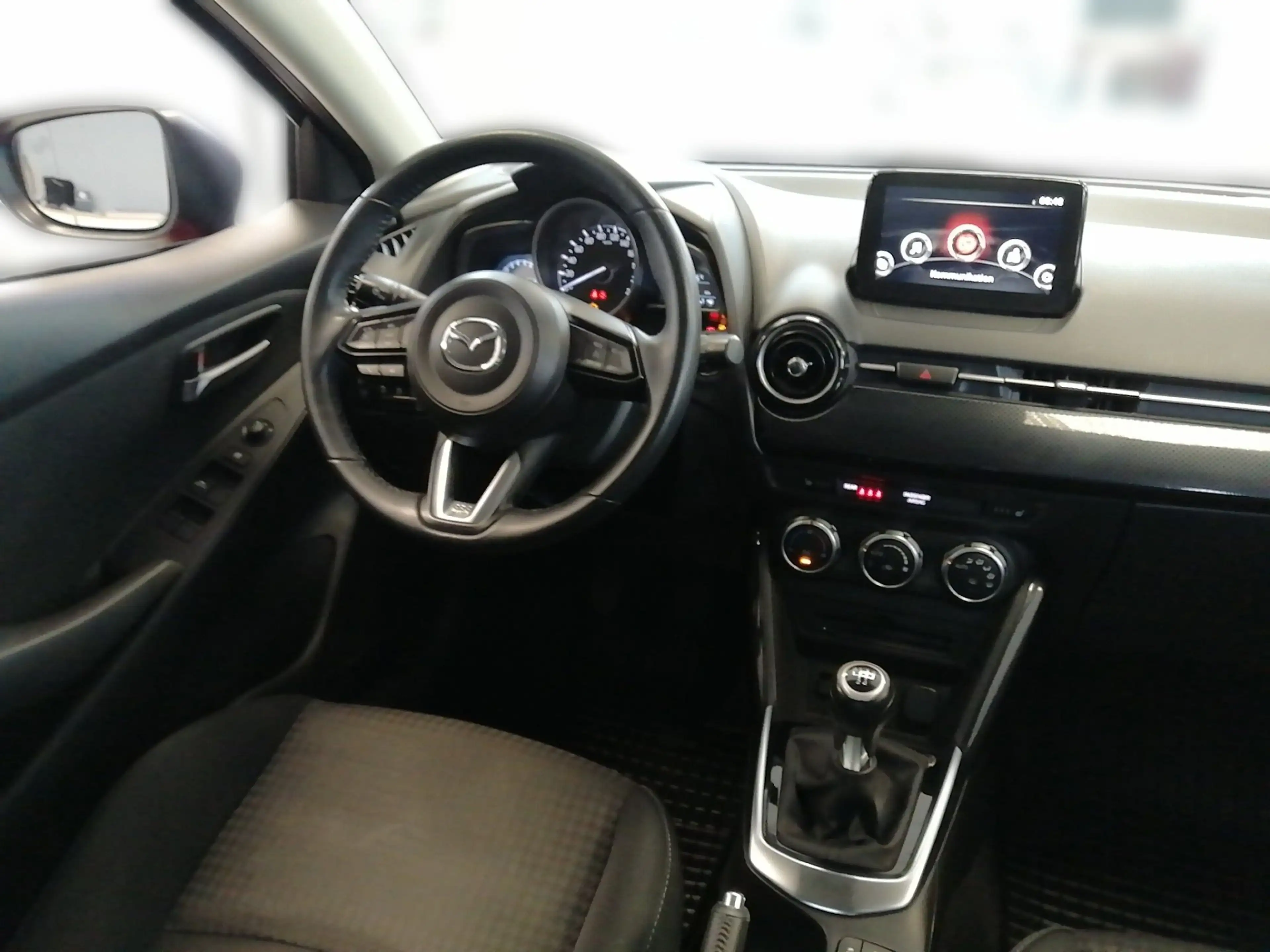 Mazda 2 1.5 G 90 Takumi BIG DEAL — photo 9