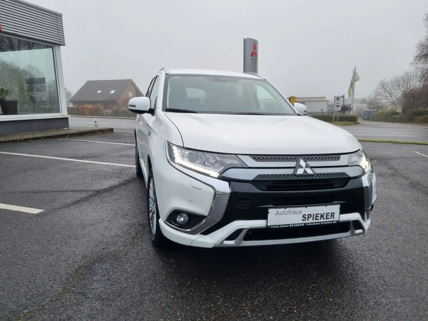 Mitsubishi Outlander Weiß - 2