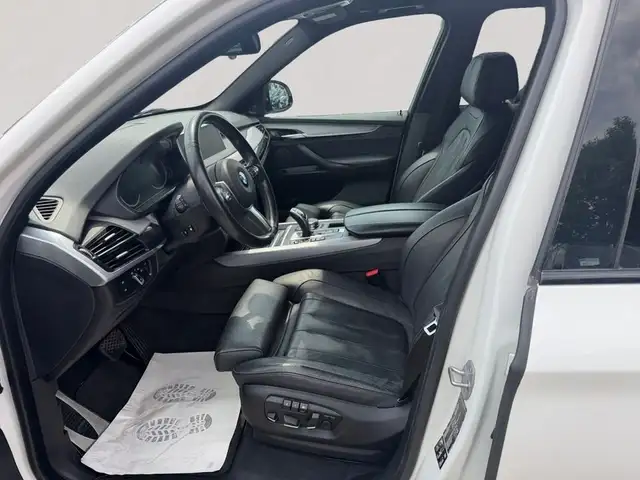 BMW X5 view 8