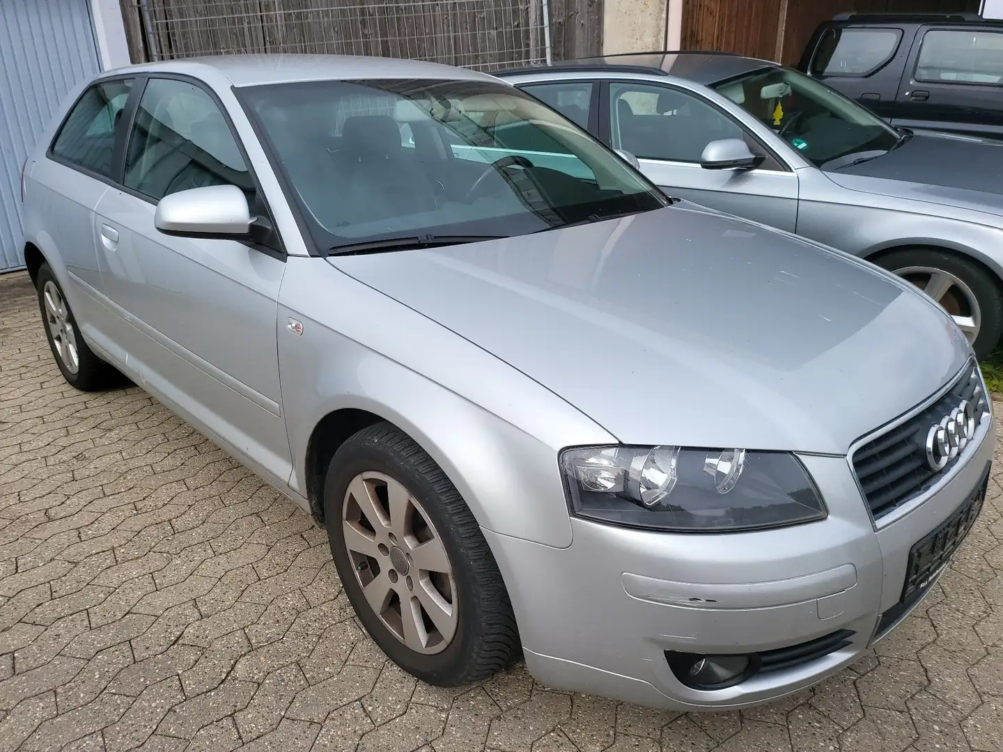 Audi A3 2.0 FSI Attraction Argent - 1