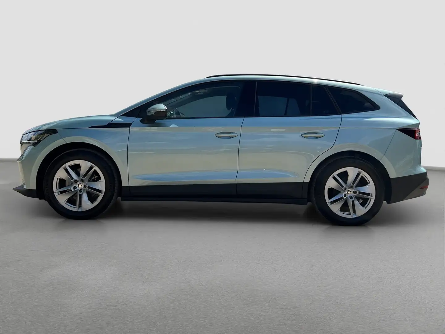 Skoda Enyaq 60 LOFT CAM LM19 E-KLAPPE NAVI SITZHEIZUNG Silver - 2