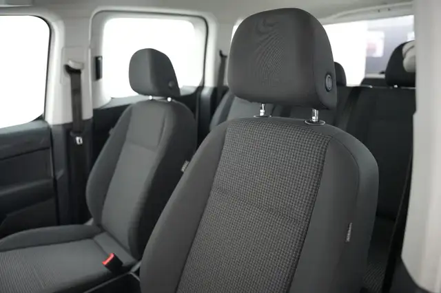 Volkswagen Caddy view 11