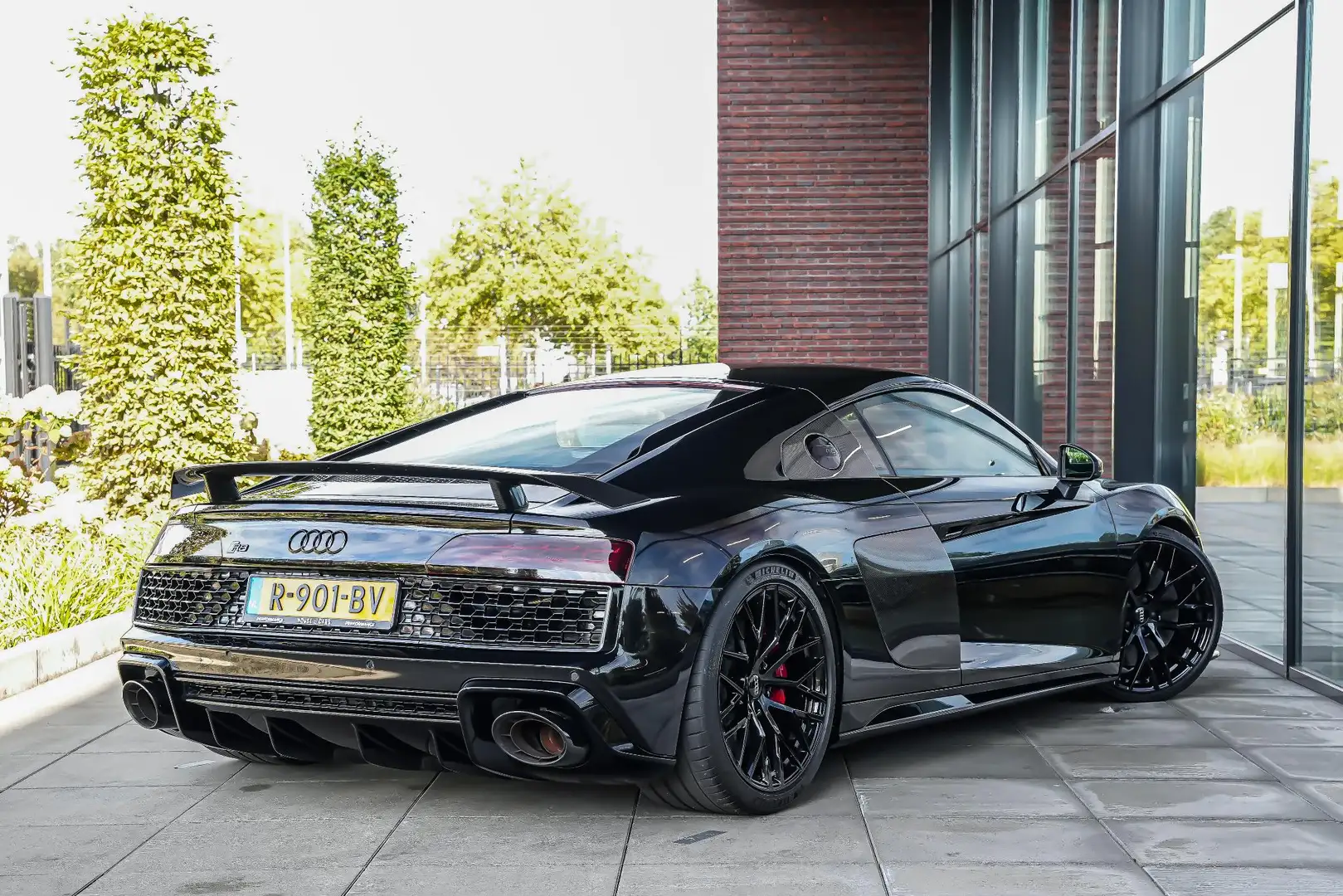 Audi R8 performance quattro 5.2 620pk |Custom titanium uit Schwarz - 2