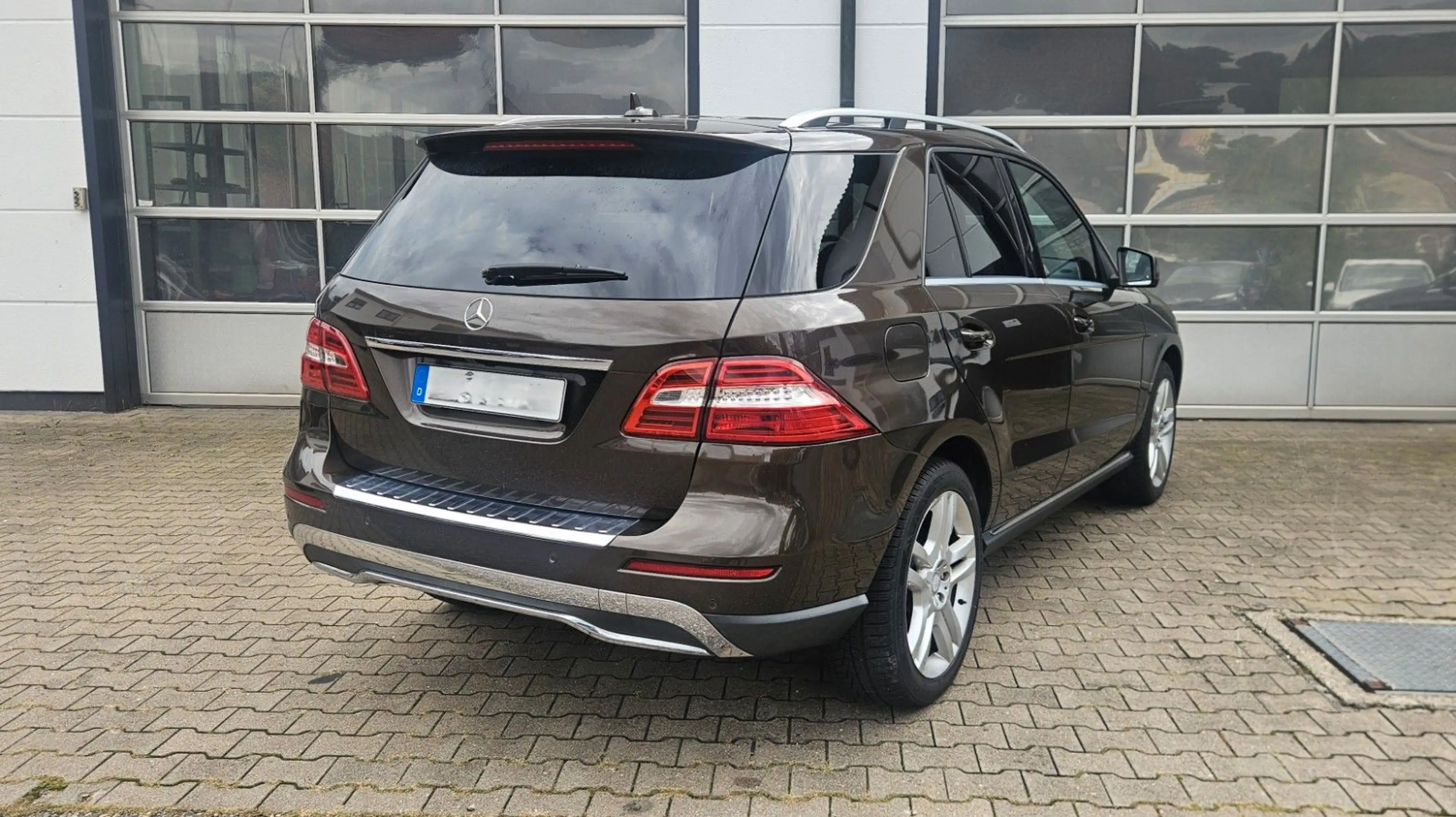 Mercedes-Benz ML 350 BE 4Matic *GSHD*AHK*Airmatic*ACC*Leder* — photo 8