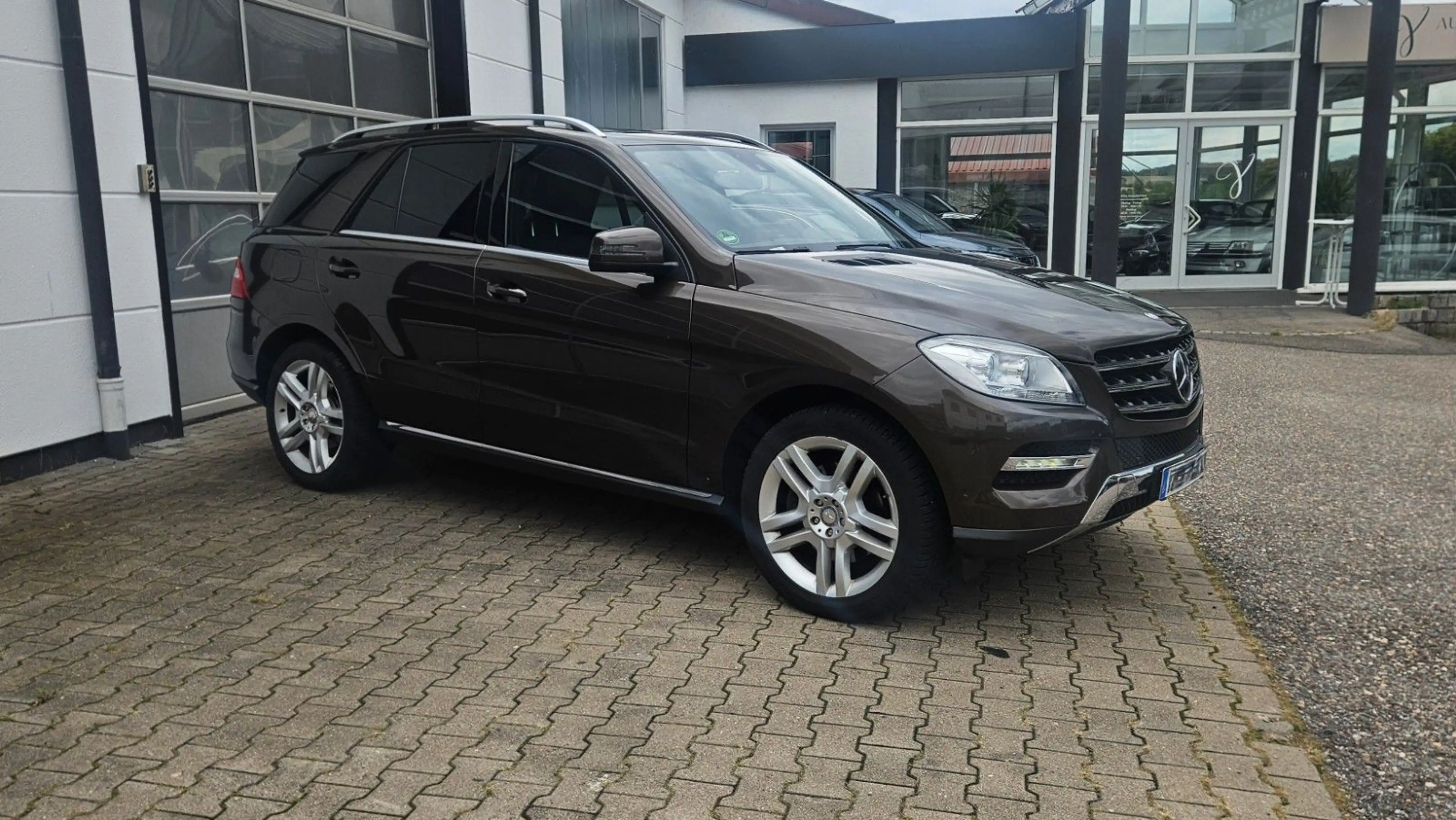 Mercedes-Benz ML 350 BE 4Matic *GSHD*AHK*Airmatic*ACC*Leder* — photo 6