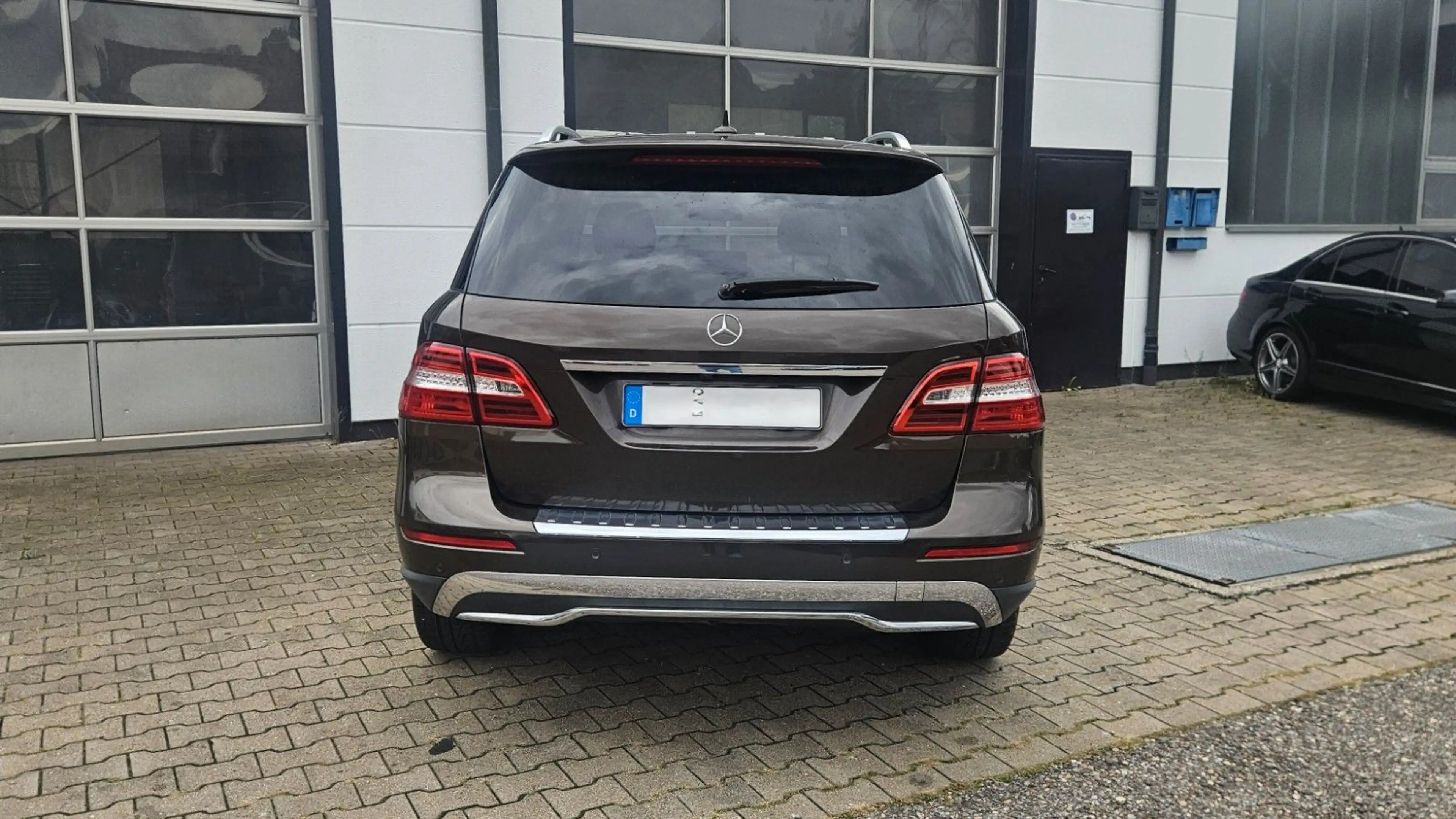 Mercedes-Benz ML 350 BE 4Matic *GSHD*AHK*Airmatic*ACC*Leder* — photo 9