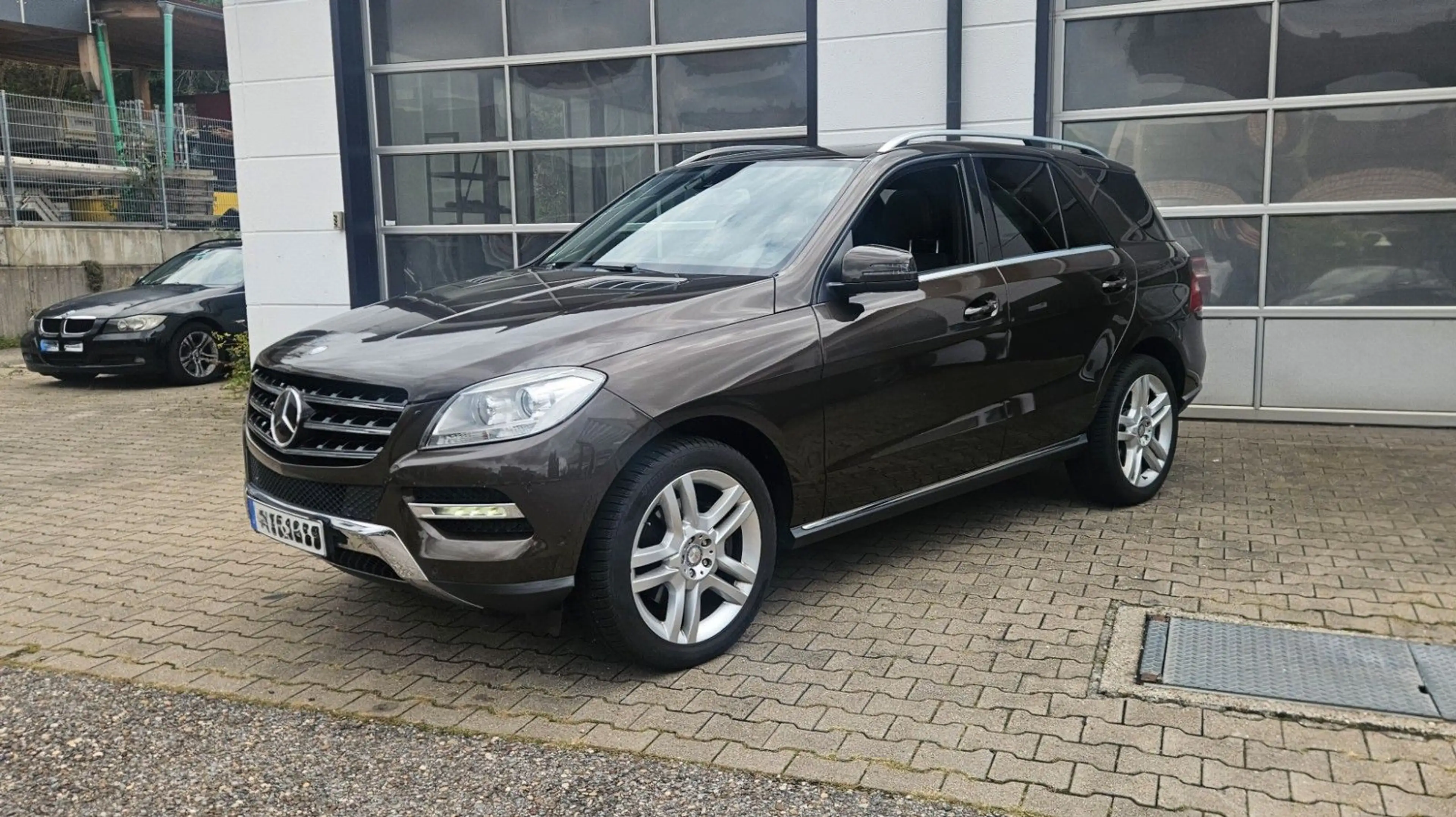 Mercedes-Benz ML 350 BE 4Matic *GSHD*AHK*Airmatic*ACC*Leder* — photo 2