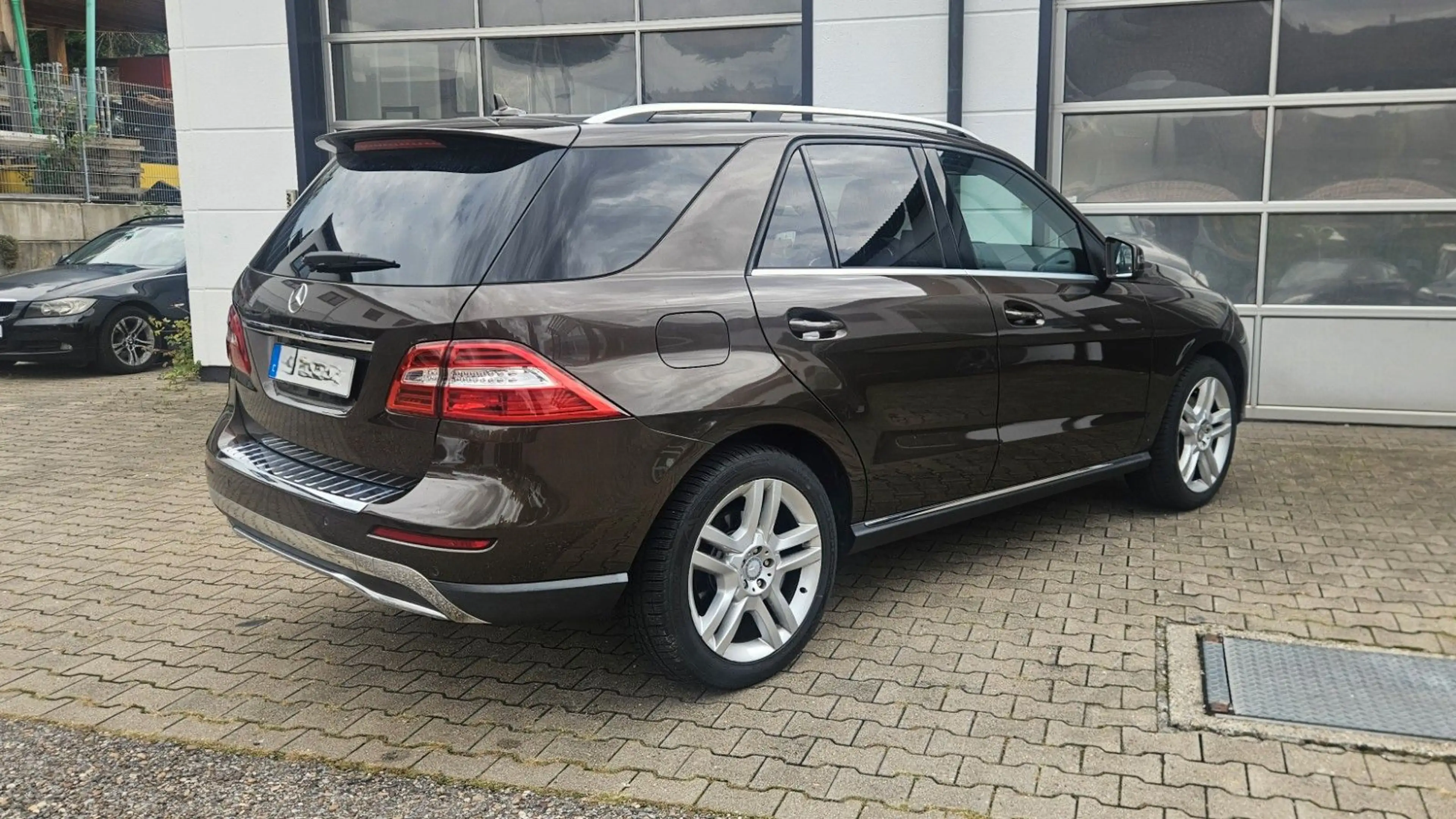 Mercedes-Benz ML 350 BE 4Matic *GSHD*AHK*Airmatic*ACC*Leder* — photo 7