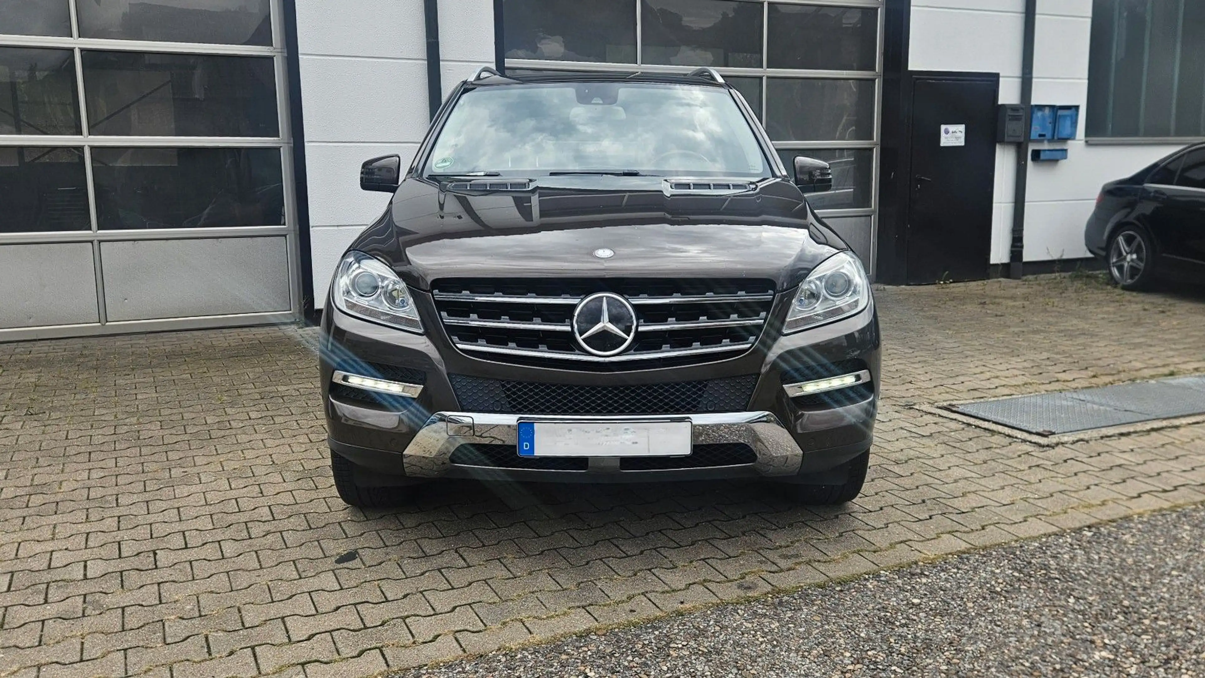 Mercedes-Benz ML 350 BE 4Matic *GSHD*AHK*Airmatic*ACC*Leder* — photo 4