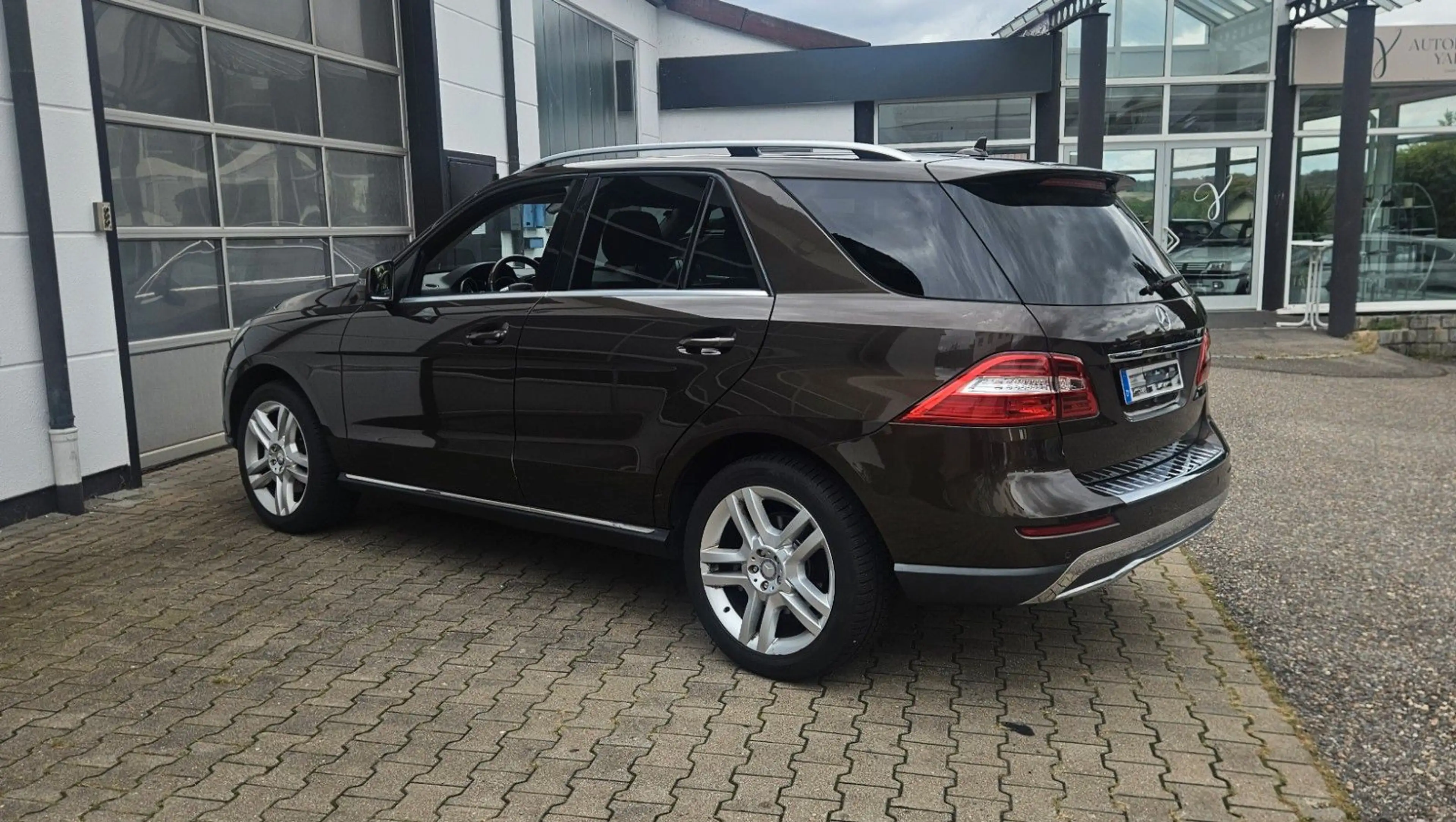 Mercedes-Benz ML 350 BE 4Matic *GSHD*AHK*Airmatic*ACC*Leder* — photo 11