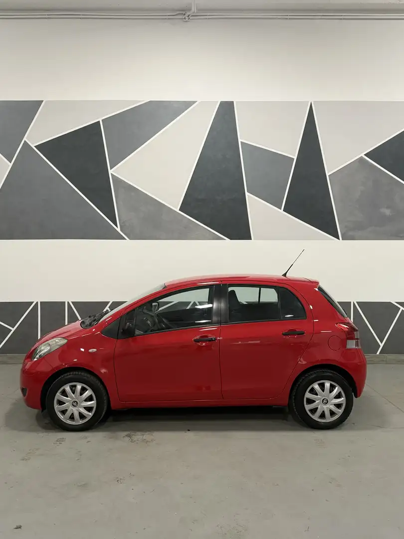 Toyota Yaris 5p 1.0 Now - 1