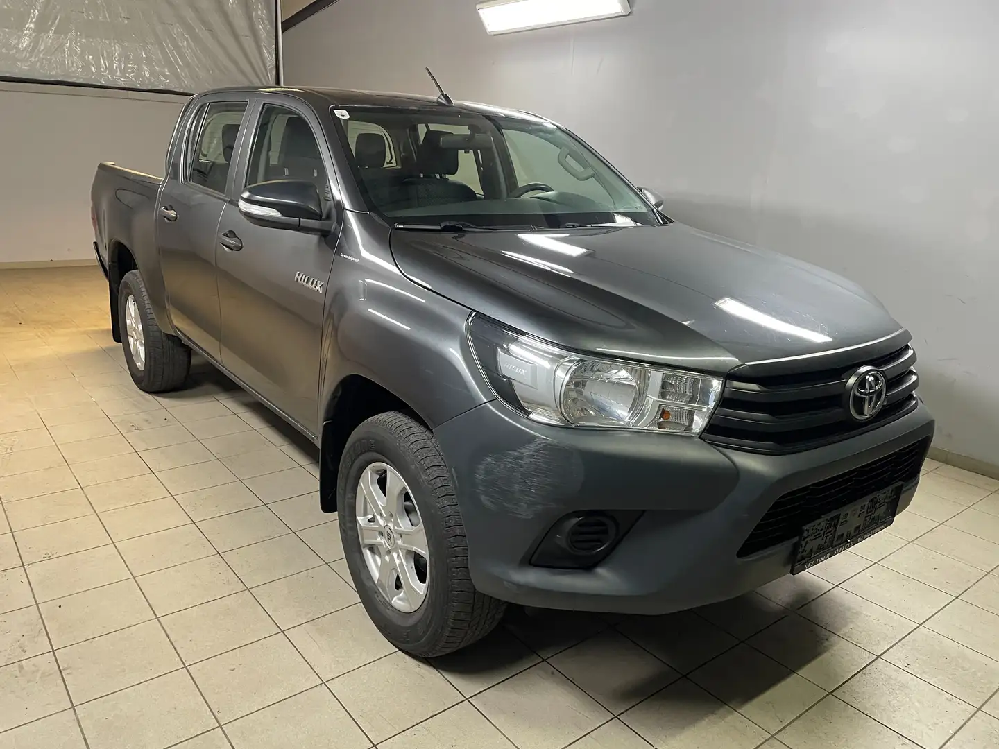 Toyota Hilux Double Cab Duty 4x4 Grau - 2