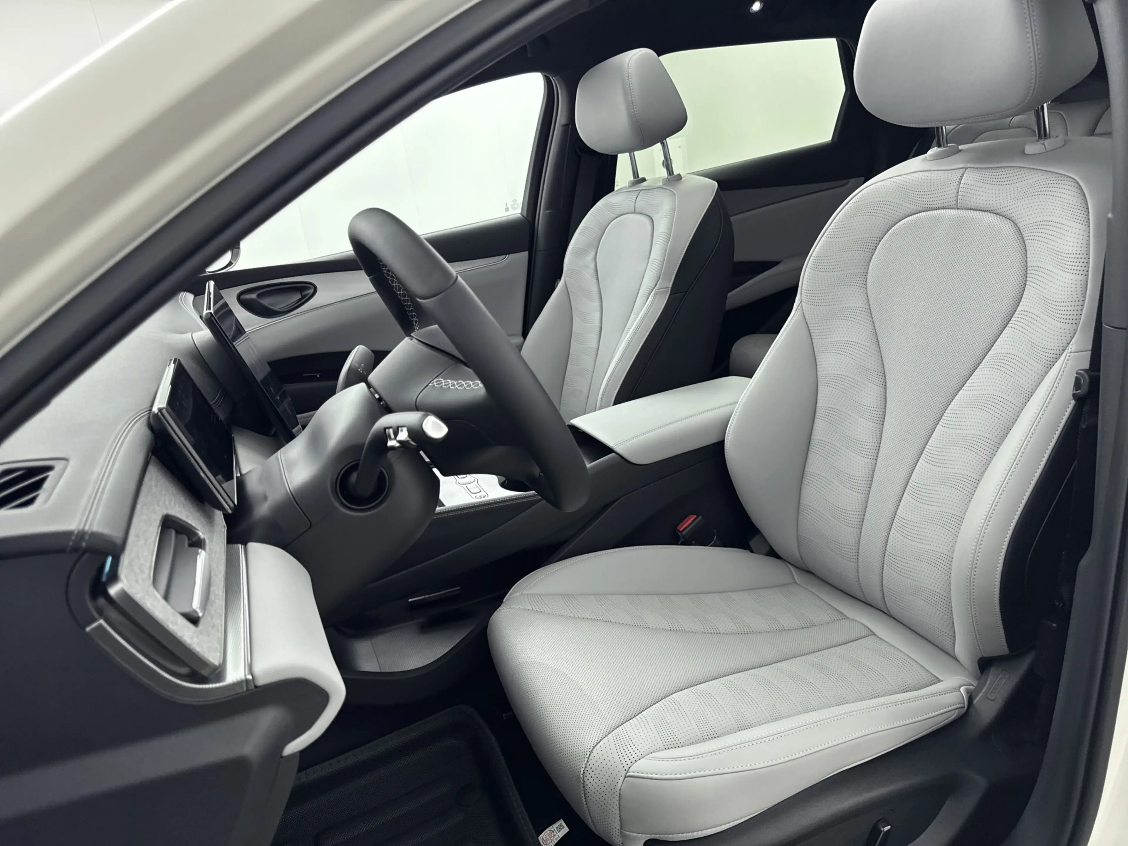 BYD Seal 6 Touring - 1.5 DM-i Comfort // SCHUIFKANTELDAK // 1 — photo 4