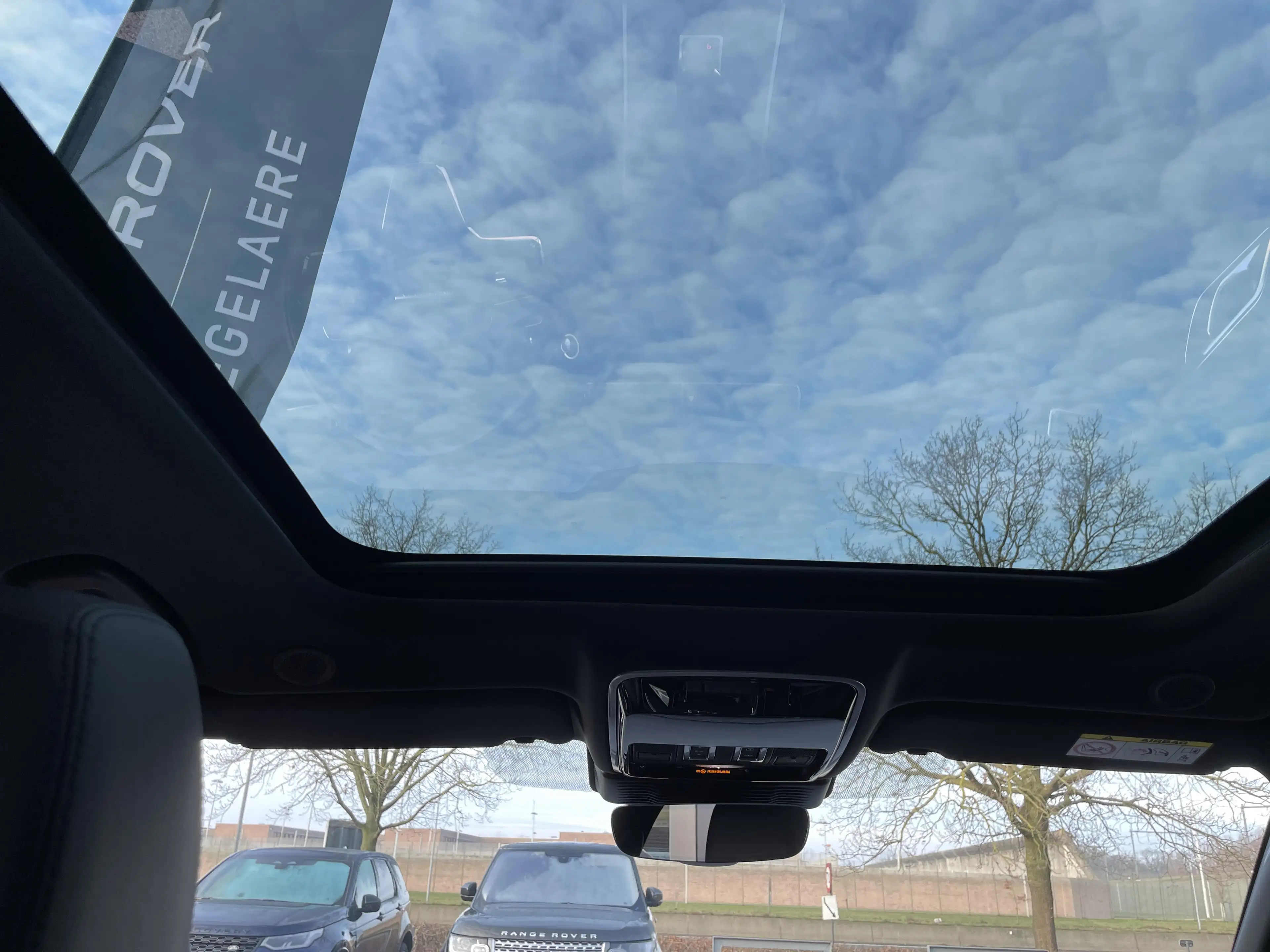 Land Rover Range Rover Velar P400e Dynamic SE AWD Auto. 26MY — photo 13