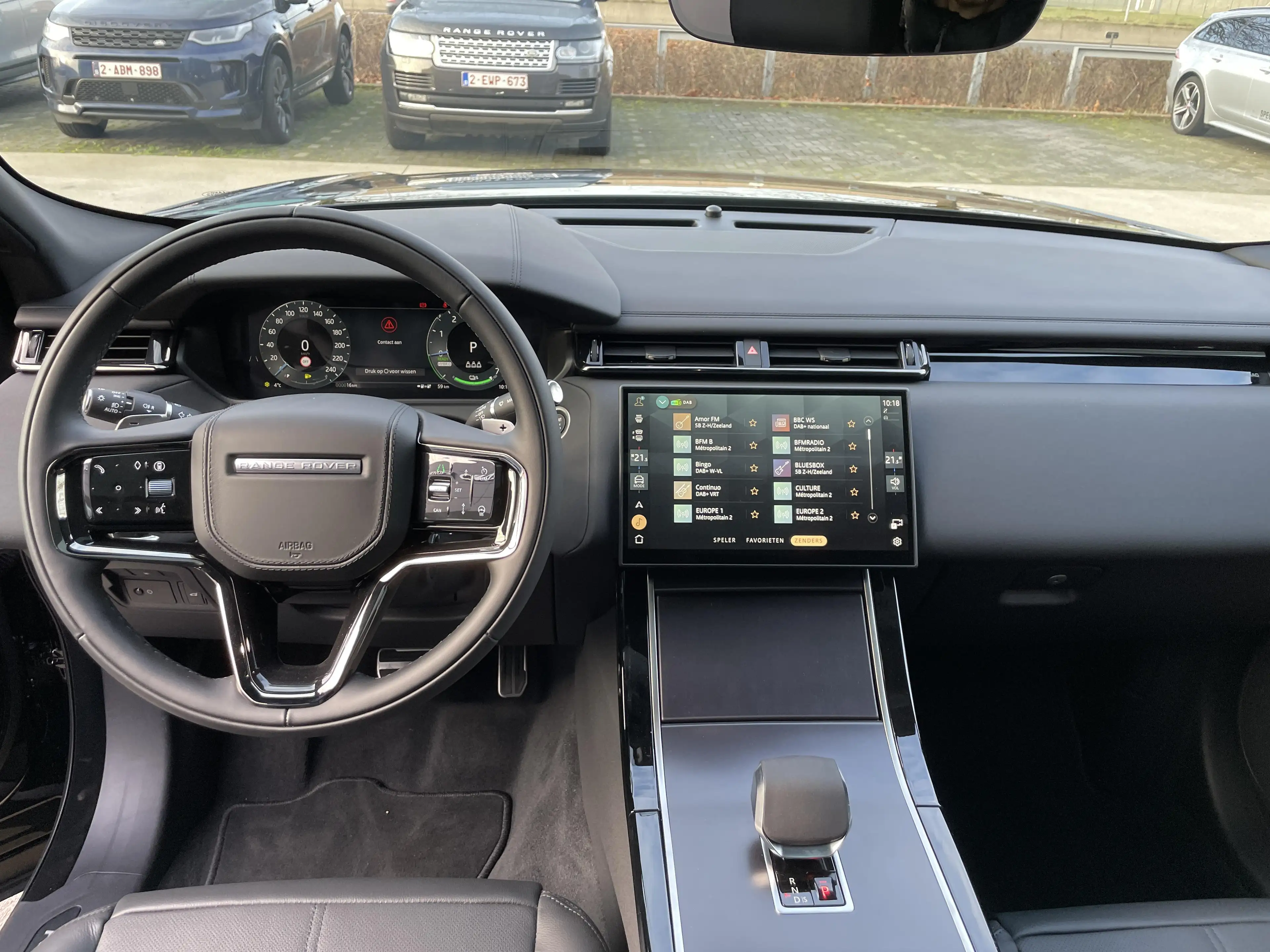 Land Rover Range Rover Velar P400e Dynamic SE AWD Auto. 26MY — photo 12