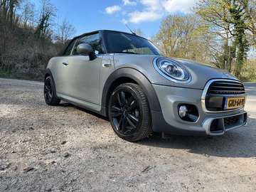 Cooper 1.5 John Cooper Works uitvoering met nog fabrieksgarantie tm juni