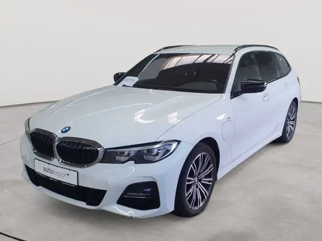 BMW 3 Series view 2