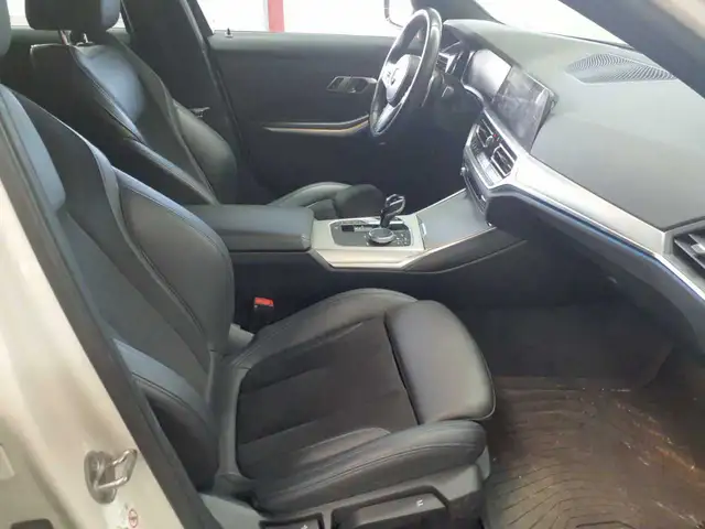 BMW 3 Series view 8