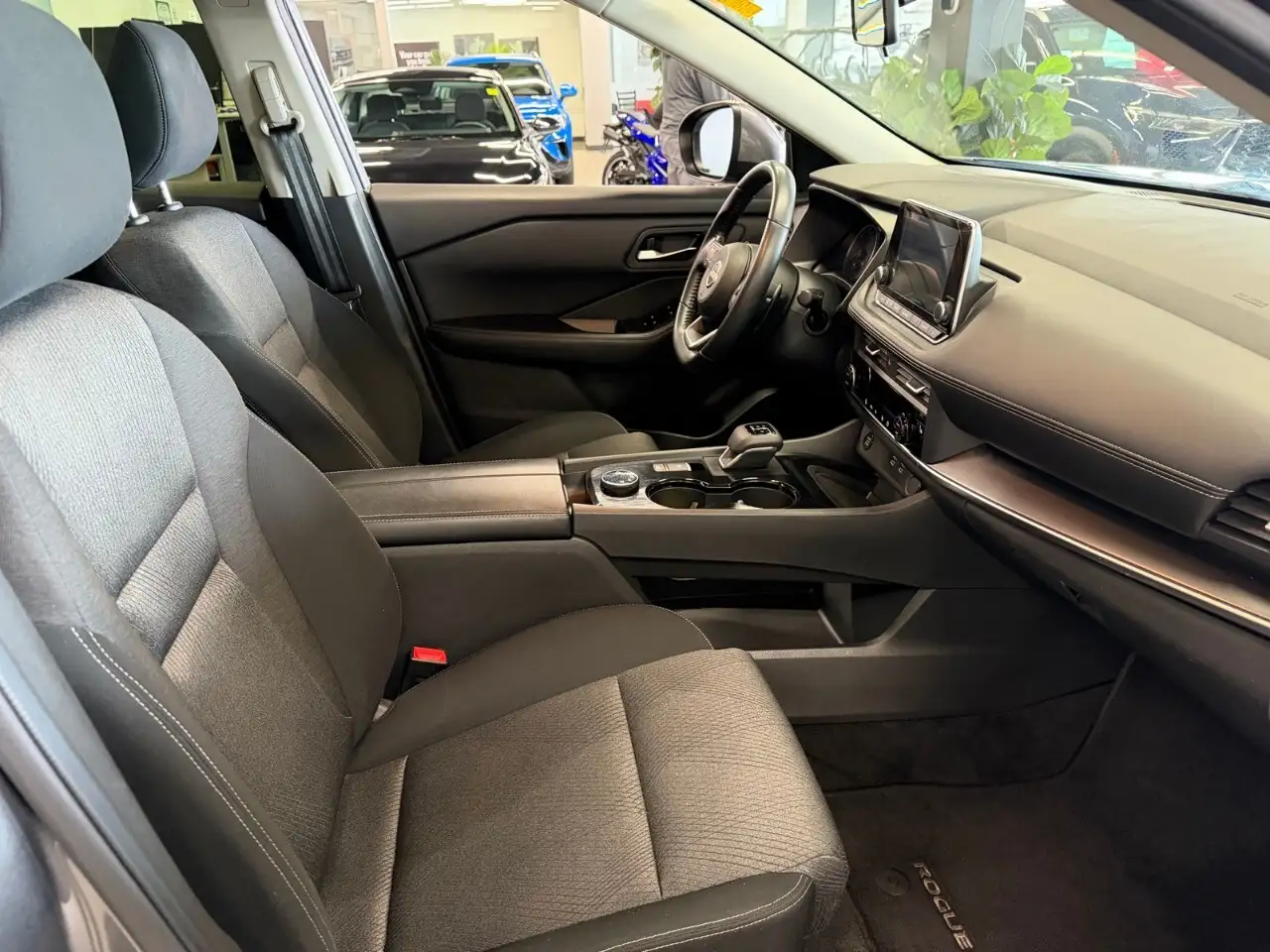 Nissan Rogue снимка Nissan Rogue