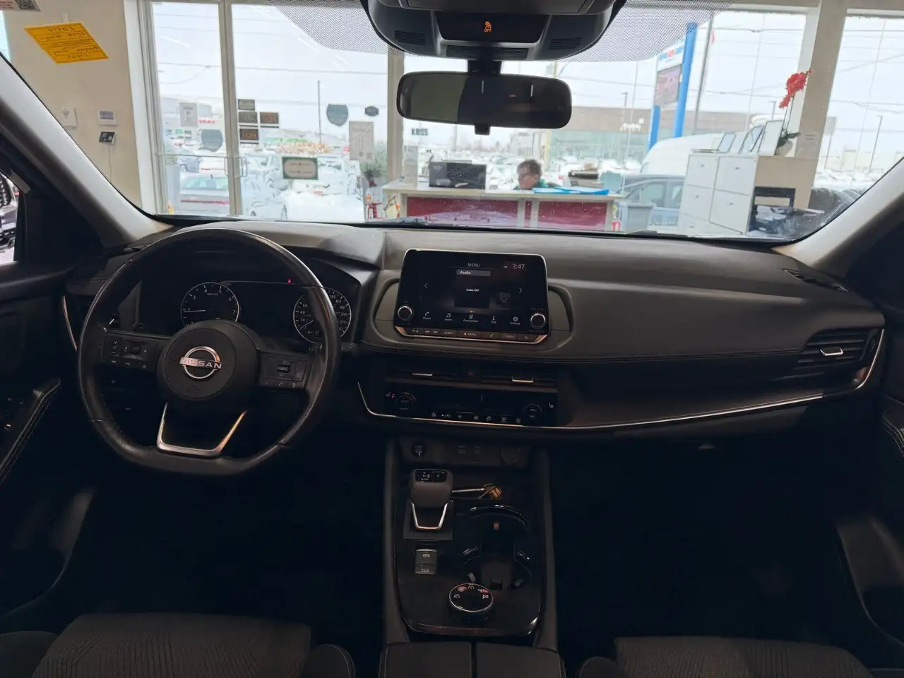 Nissan Rogue снимка Nissan Rogue