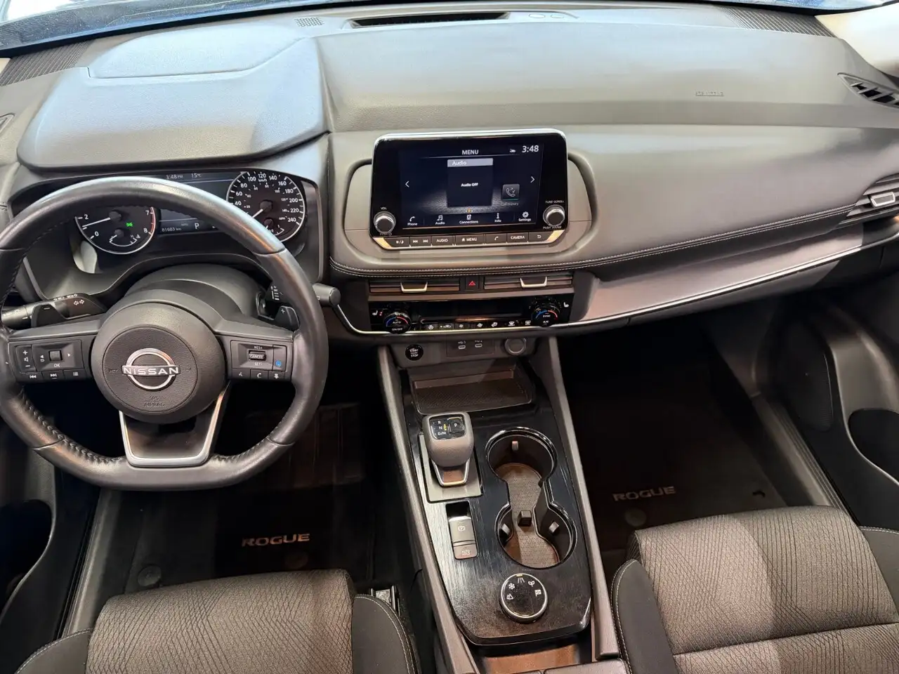 Nissan Rogue снимка Nissan Rogue