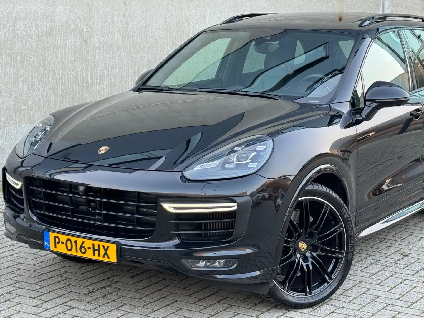 Porsche Cayenne 3.6 GTS 440pk 2015 Zwart DEALER OH|VOL OPTIE Noir - 2