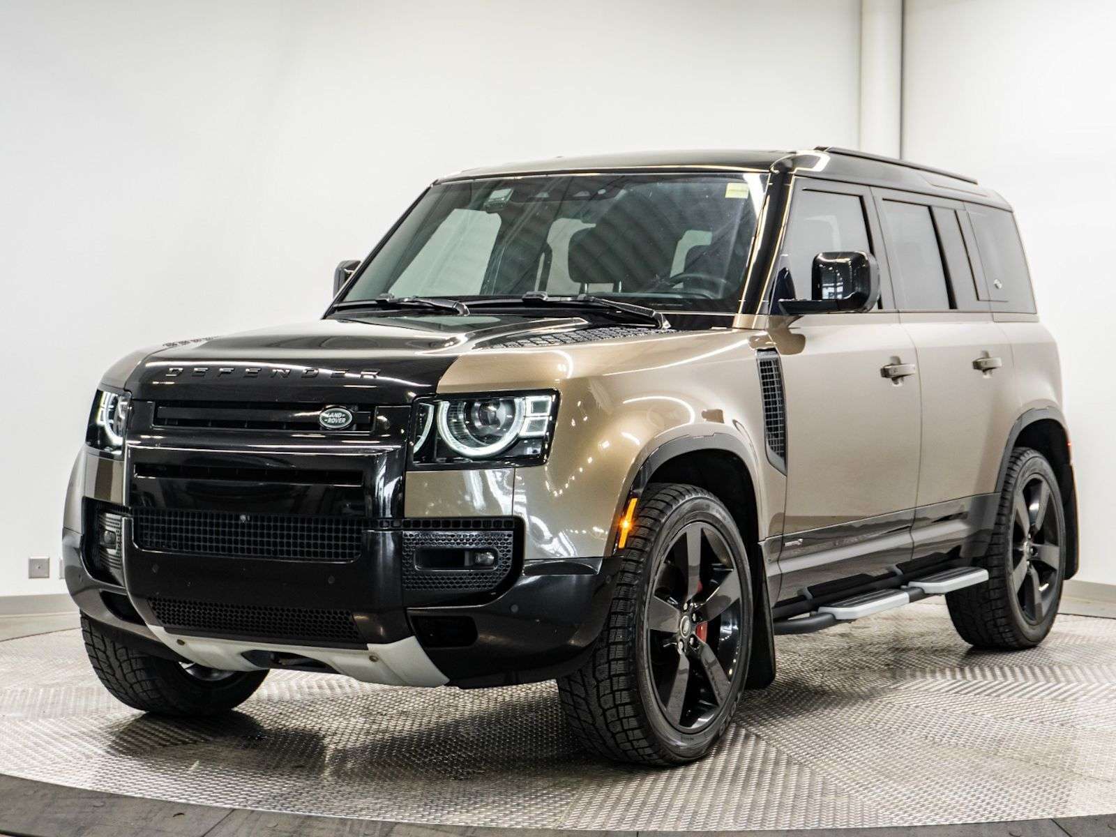 2023 Land Rover Defender X | CENTRE CONSOLE FRIDGE | 7 SEATER