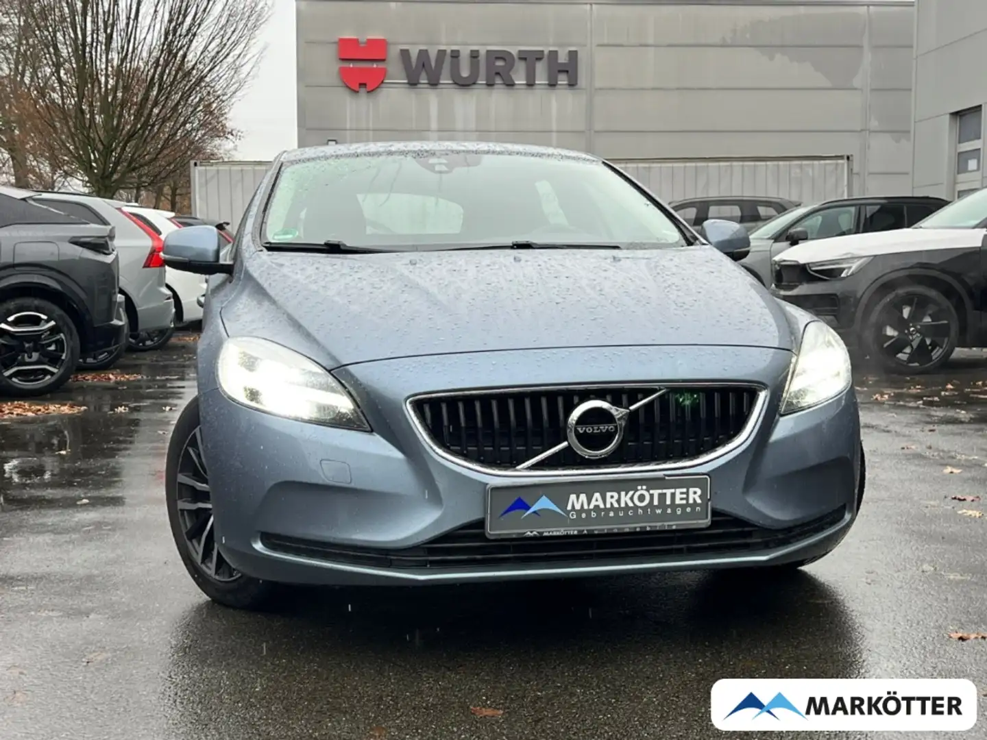 Volvo V40 T2 2.0 Momentum NAVI/KLIMA/LED/CAM/SH Blau - 1