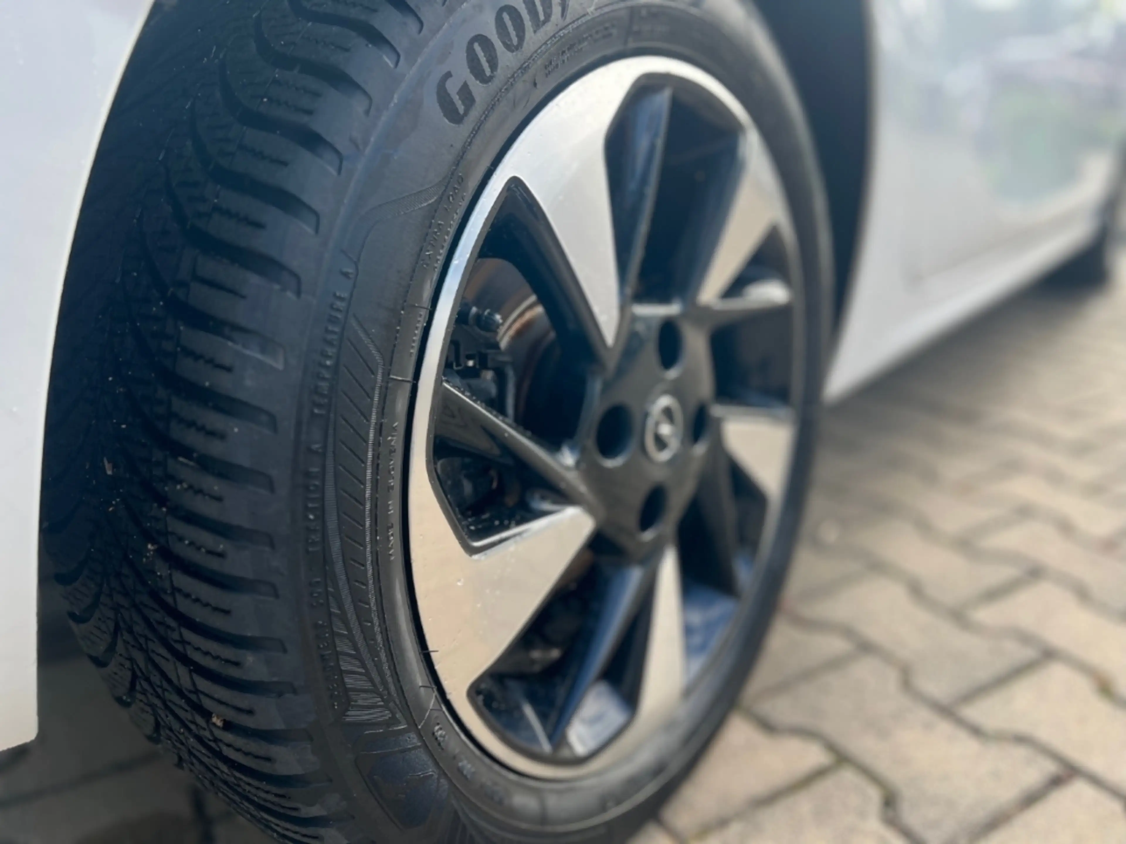 Opel Corsa-e Edition +Sitzheizung+Kamera+3-Phasig+ — photo 8