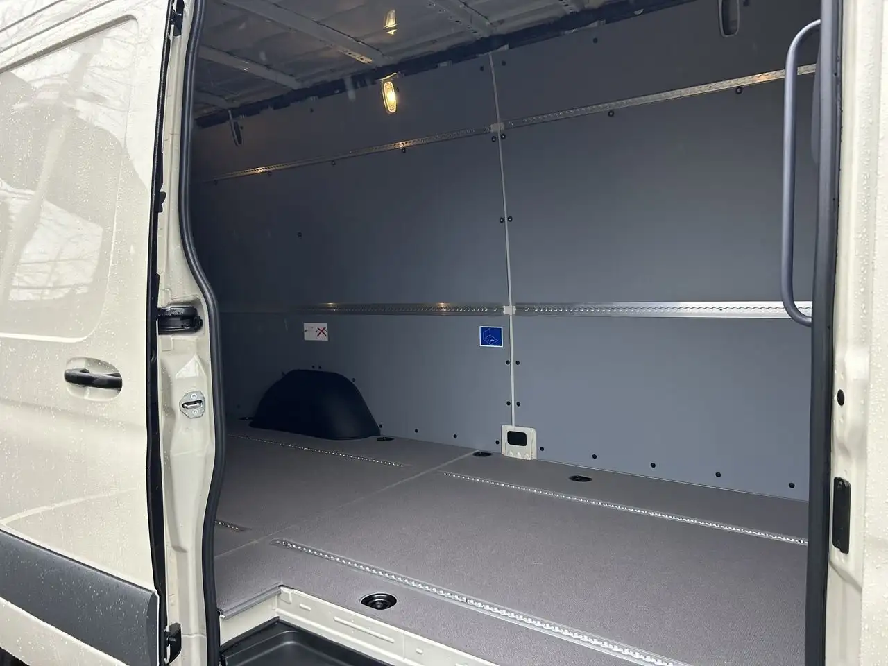 Mercedes-Benz Sprinter снимка Mercedes-Benz Sprinter