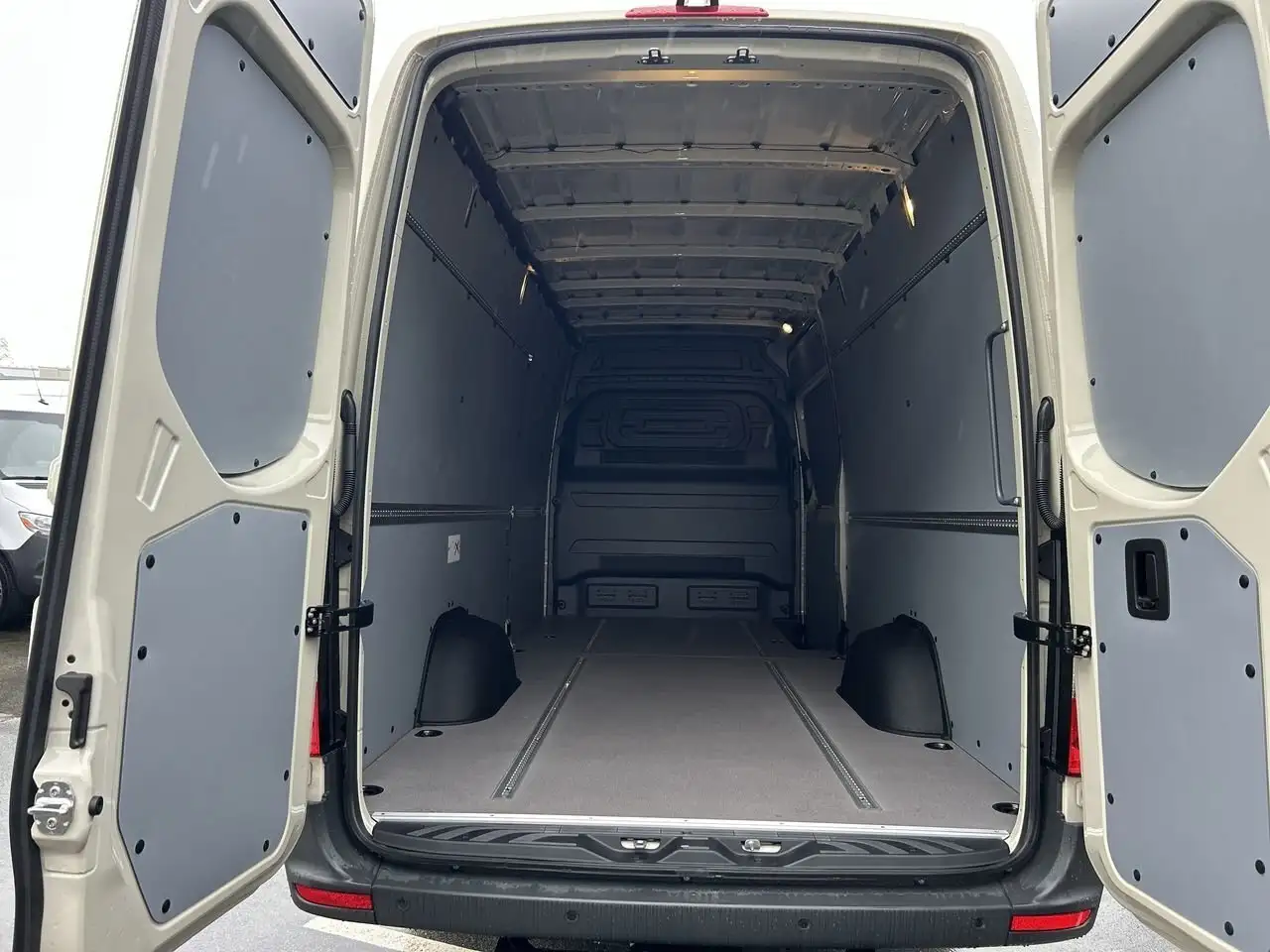 Mercedes-Benz Sprinter снимка Mercedes-Benz Sprinter