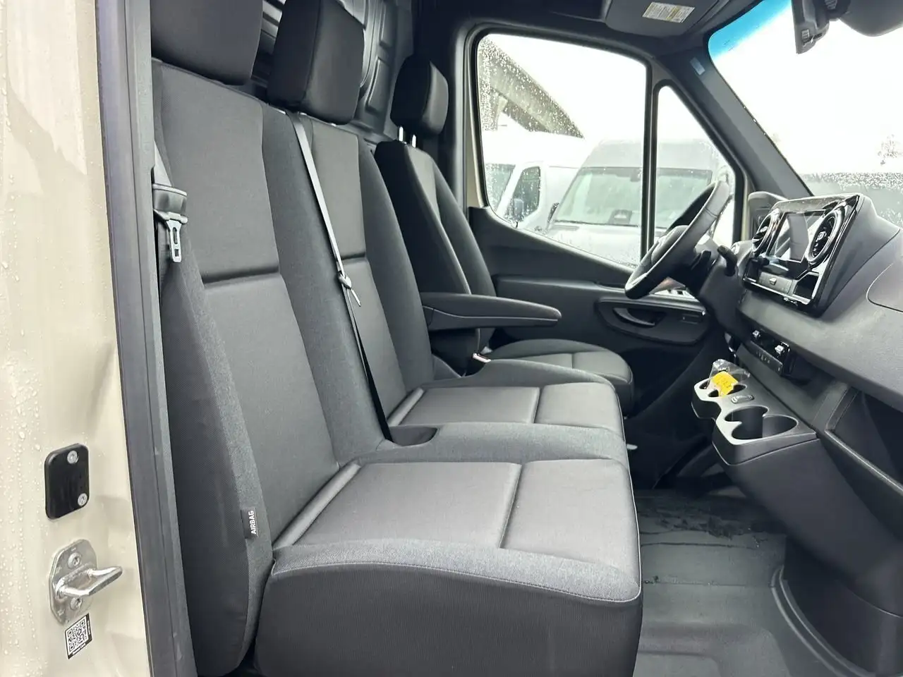 Mercedes-Benz Sprinter снимка Mercedes-Benz Sprinter