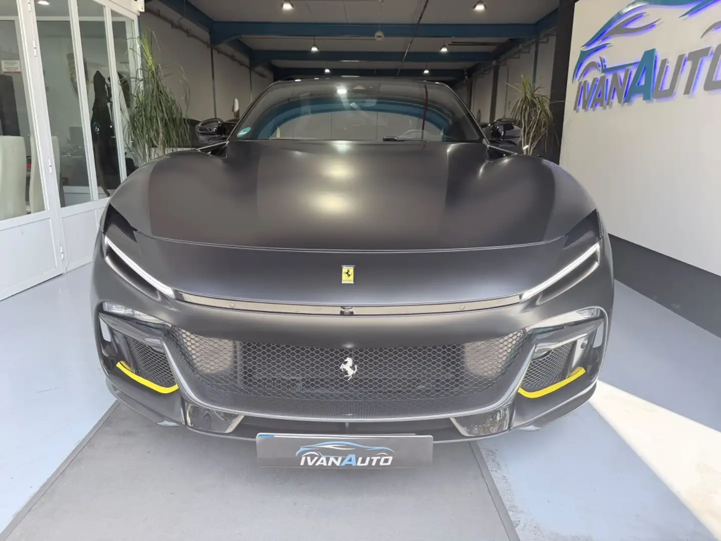 Ferrari Purosangue 6.5 Negro - 2