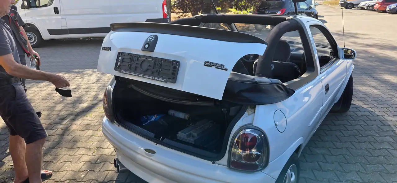 Opel Corsa 1.2i Cabrioumbau, foto 8