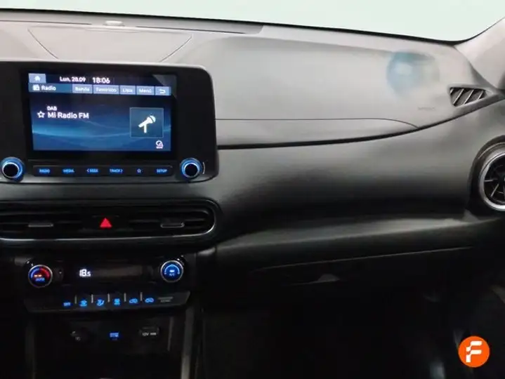 Hyundai Kona FL TGDI 1.0 48V 4X2 MAXX 2022, foto 11