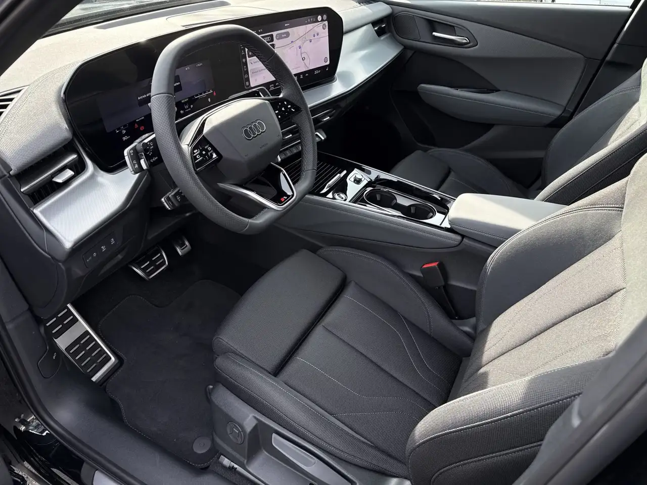 Audi Q3 S-LINE 1.5 TFSI DSG, RFK, NAVI, AHK 8
