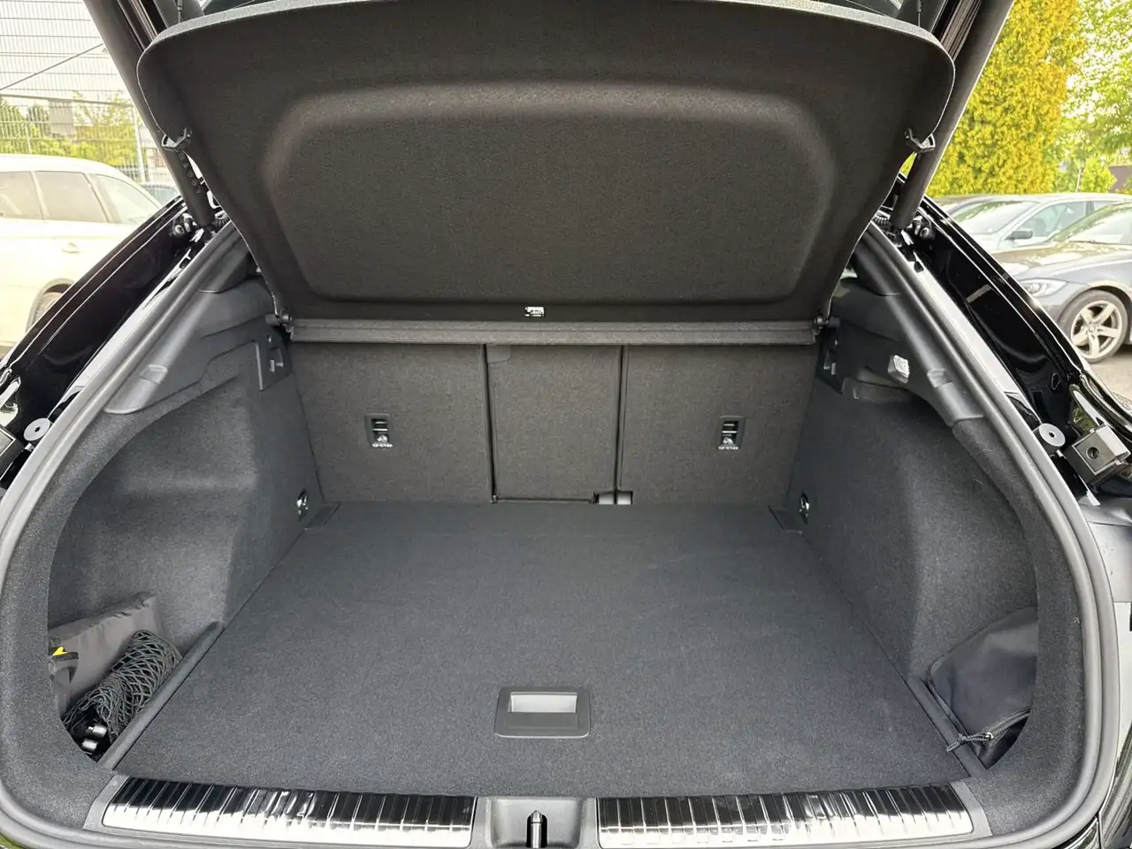 Audi Q3 S-LINE 1.5 TFSI DSG, RFK, NAVI, AHK 13