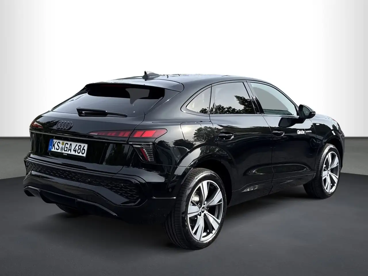 Audi Q3 S-LINE 1.5 TFSI DSG, RFK, NAVI, AHK 2