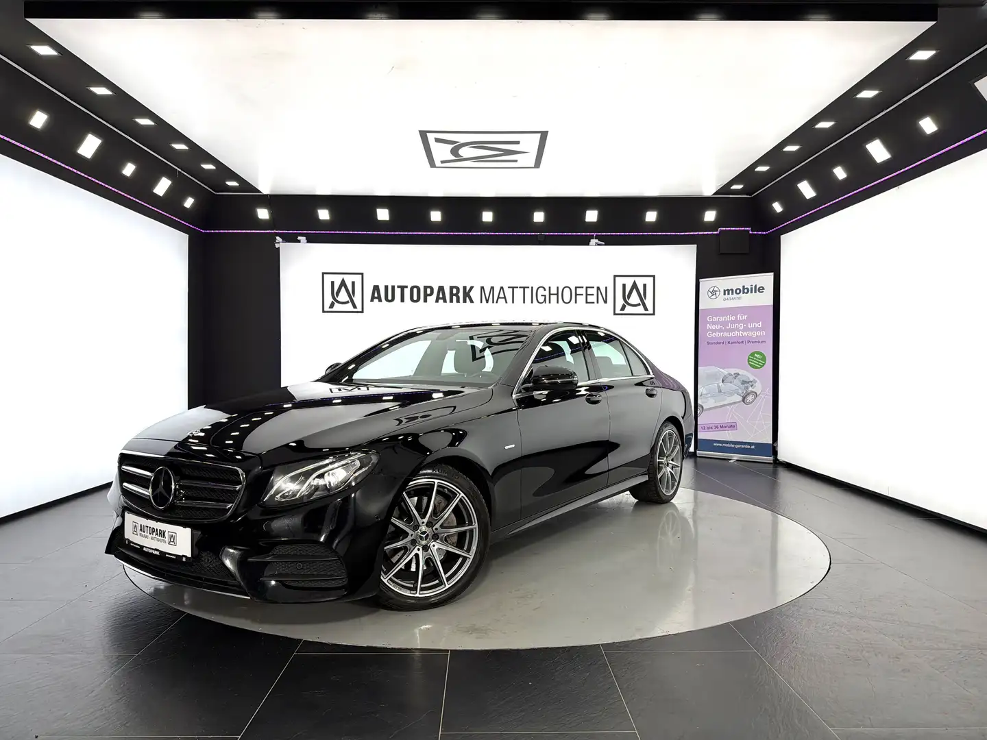 Mercedes-Benz E 200 d Lim. Aut. *AMG-LINE*MASSAGE*WIDESCREEN* Schwarz - 1