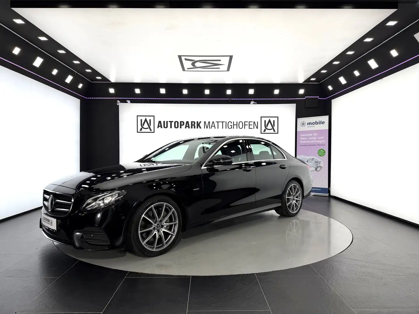 Mercedes-Benz E 200 d Lim. Aut. *AMG-LINE*MASSAGE*WIDESCREEN* Schwarz - 2