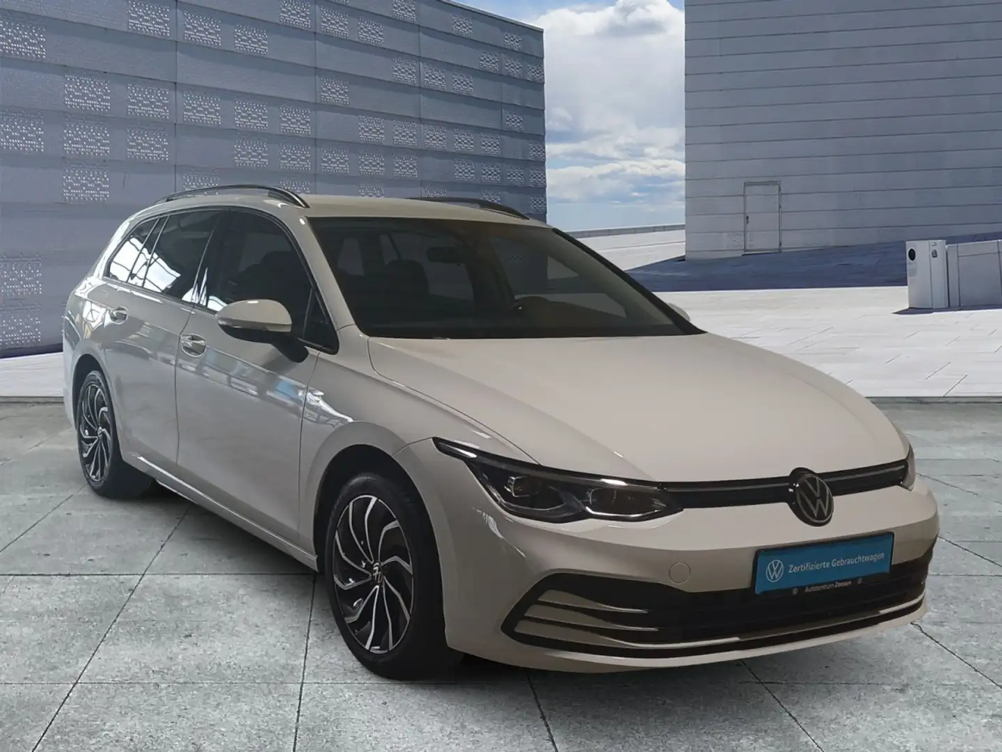 Volkswagen Golf VIII Variant 1.5 TSI Life OPF+SHZ+USB+DAB+ Klima Weiß - 2