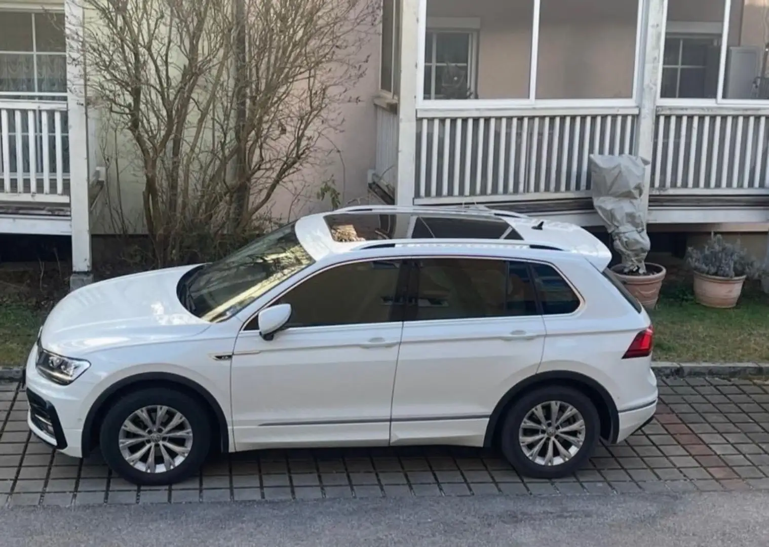 Volkswagen Tiguan 2,0 TDI SCR Comfortline DSG - 1