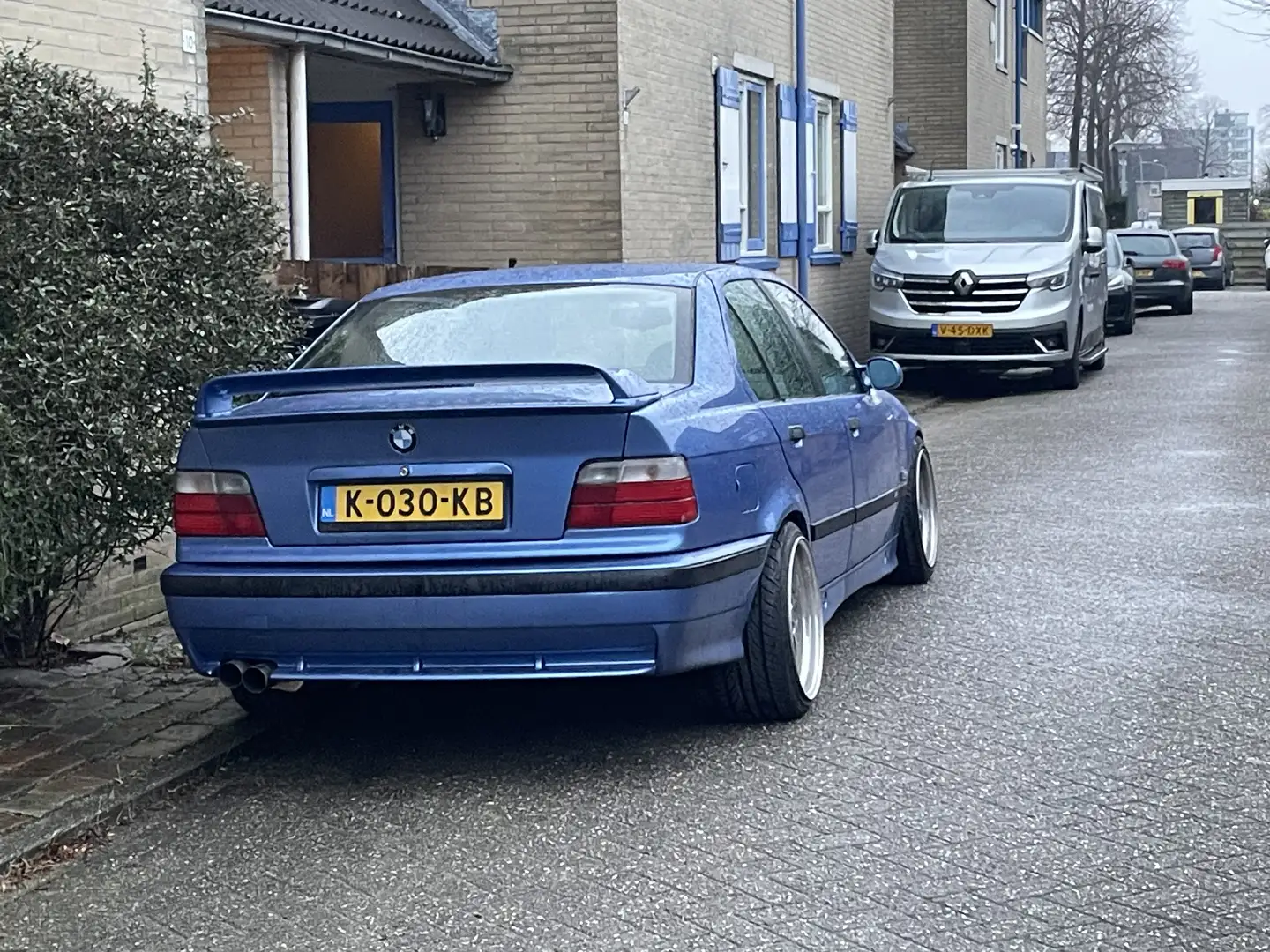 BMW 325 325i LEES BESCHRIJVING Šedá - 2