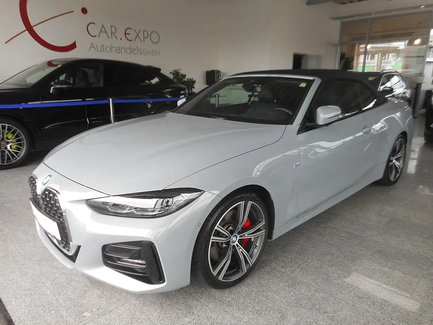 BMW 420 i Cabrio Aut. Grau - 1